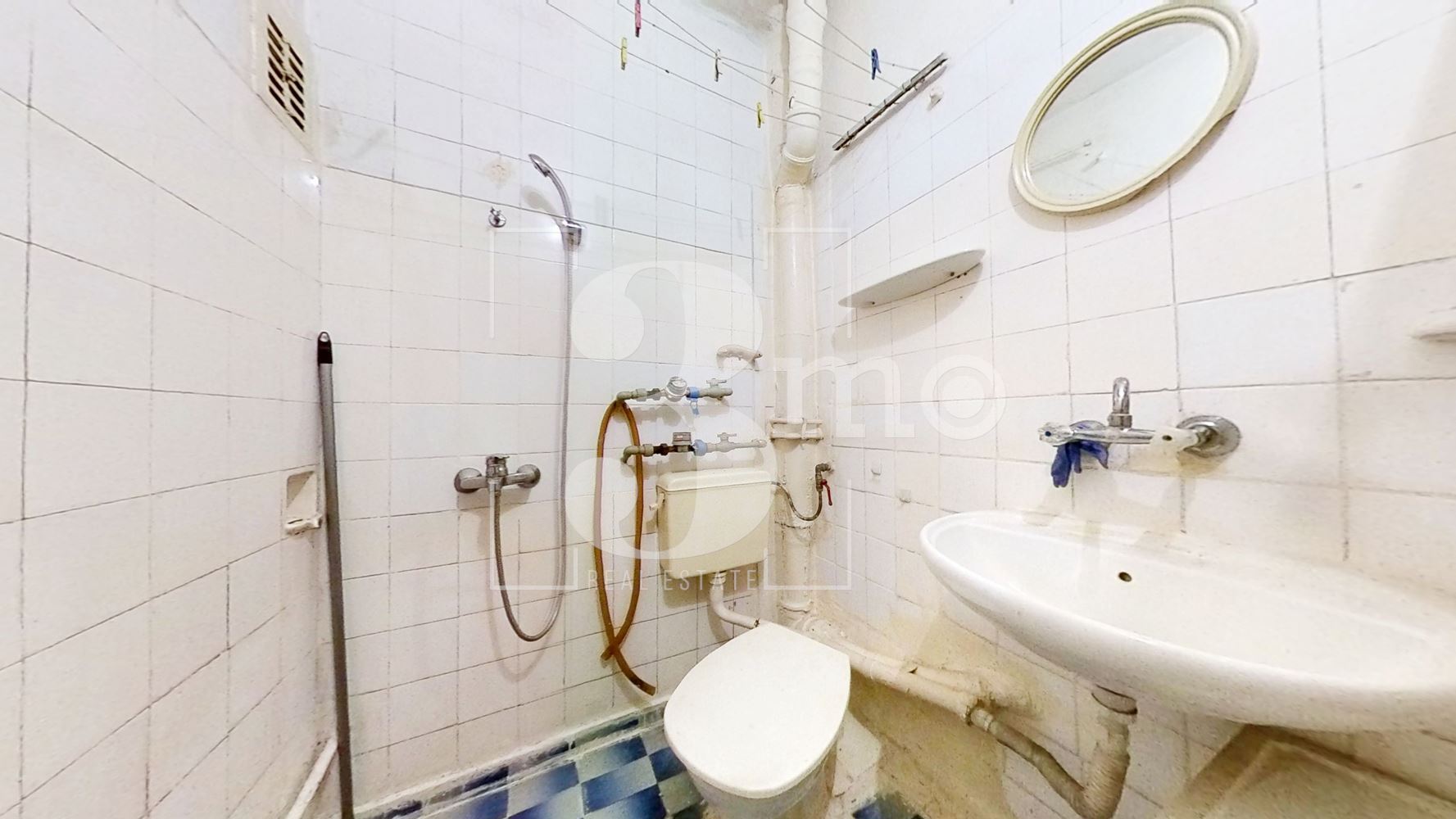 Двустаен апартамент с потенциал в кв. Оборище, град София - 0