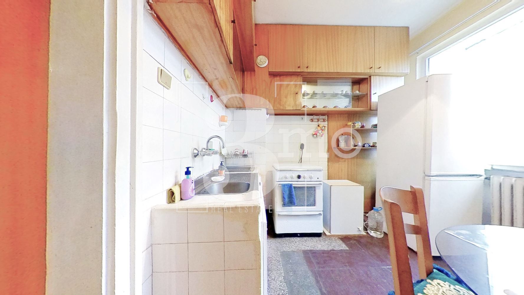 Двустаен апартамент с потенциал в кв. Оборище, град София - 0