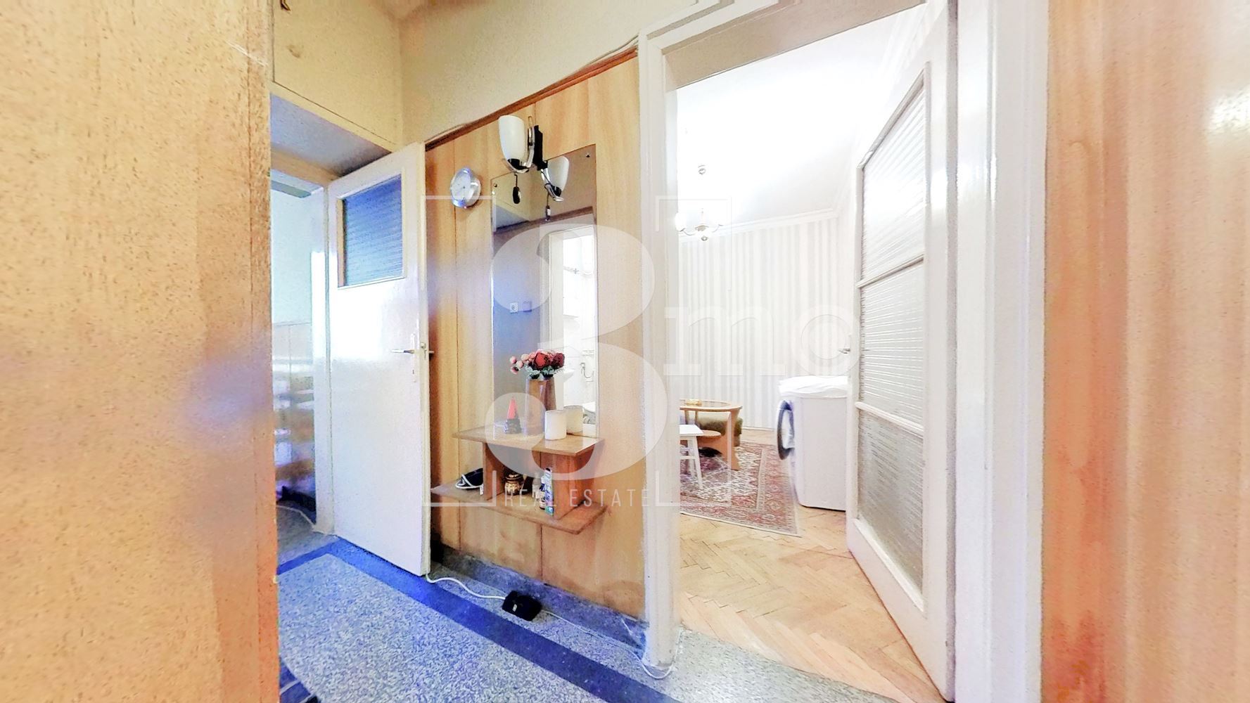 Двустаен апартамент с потенциал в кв. Оборище, град София - 0