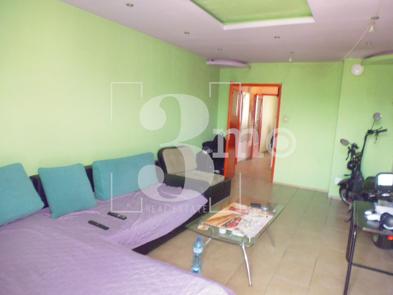 Тристаен непреходен апартамент за продажба . ж.к. Надежда 1, гр.София - 0