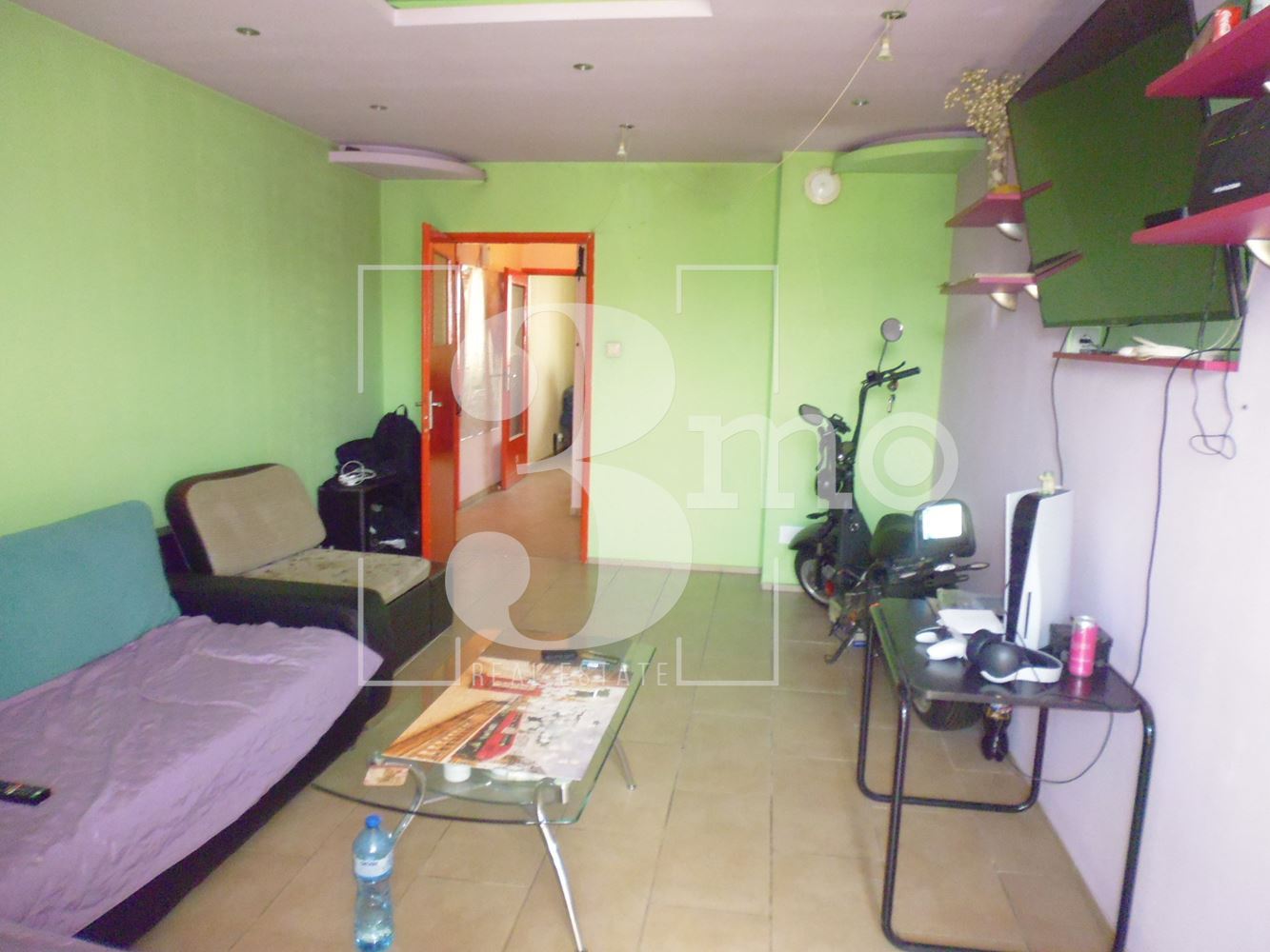 Тристаен непреходен апартамент за продажба . ж.к. Надежда 1, гр.София - 0