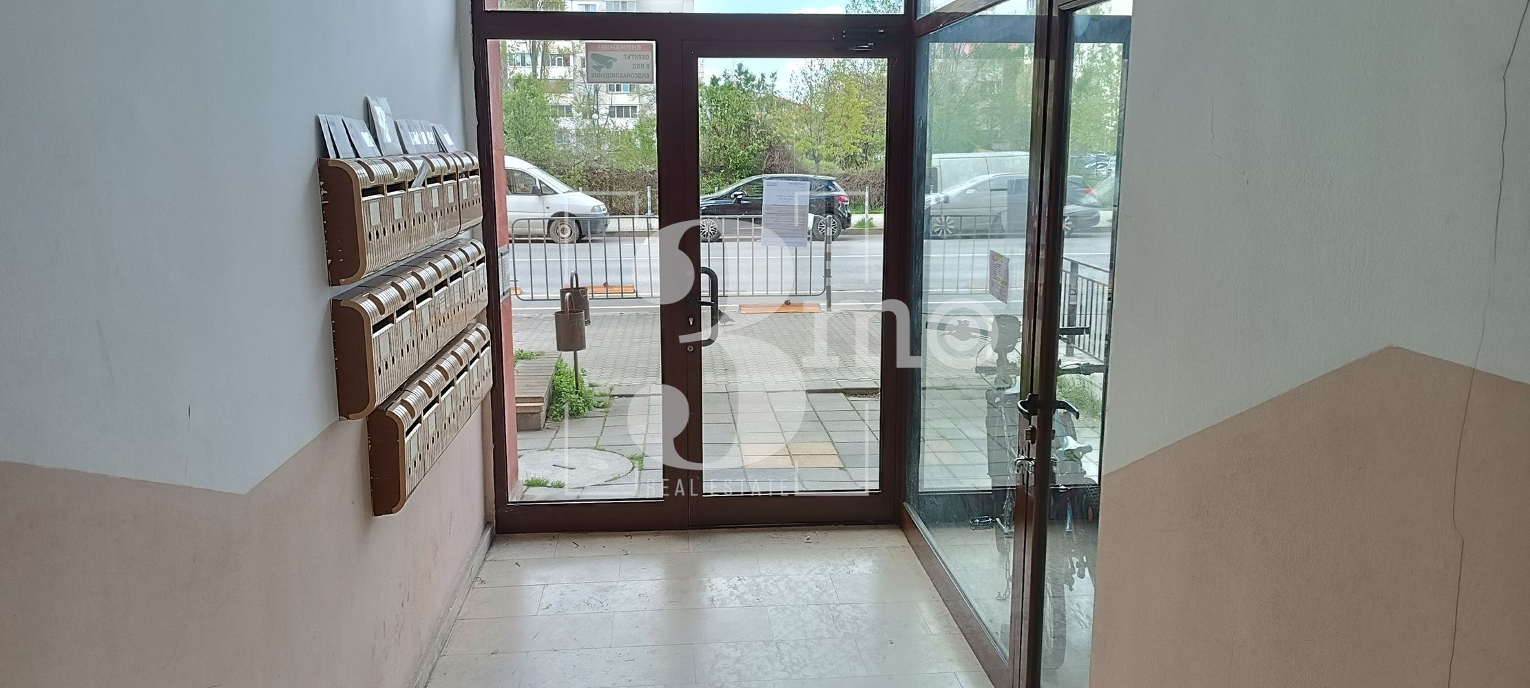 Двустаен апартамент под наем в Цариградски комплекс, ж.к. Дружба – отлична локация до метро! - 0