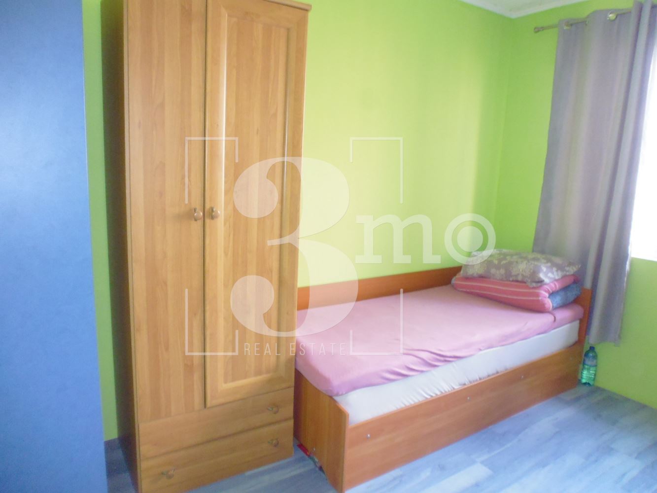 Тристаен непреходен апартамент за продажба . ж.к. Надежда 1, гр.София - 0