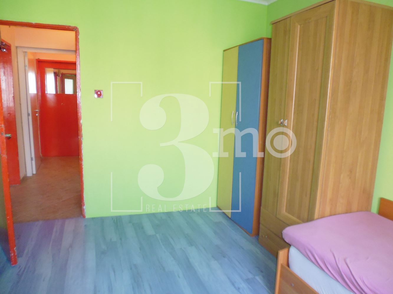 Тристаен непреходен апартамент за продажба . ж.к. Надежда 1, гр.София - 0