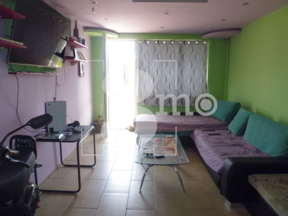 Тристаен непреходен апартамент за продажба . ж.к. Надежда 1, гр.София - 0