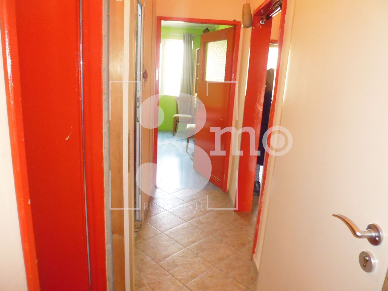 Тристаен непреходен апартамент за продажба . ж.к. Надежда 1, гр.София - 0