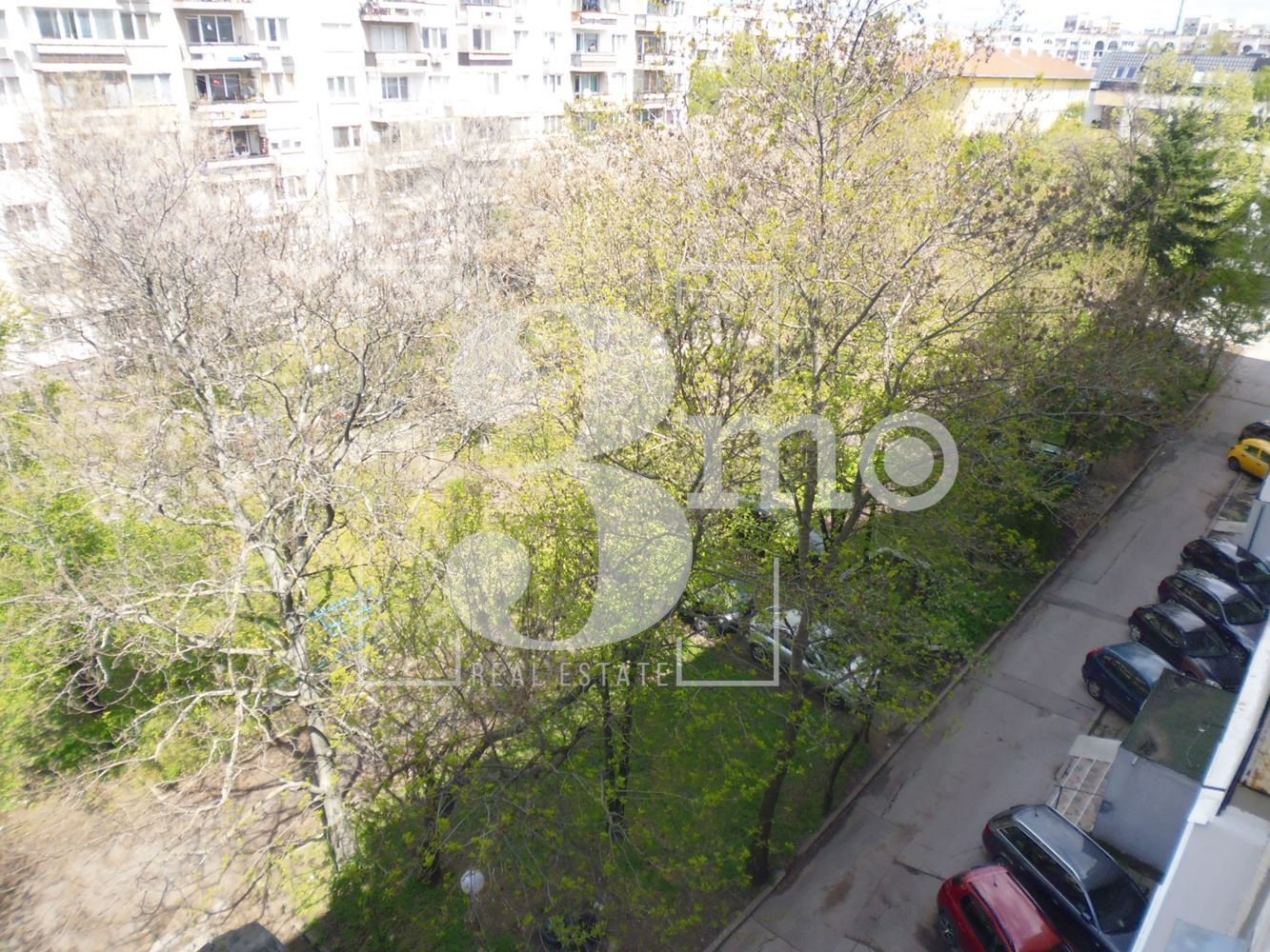 Тристаен непреходен апартамент за продажба . ж.к. Надежда 1, гр.София - 0