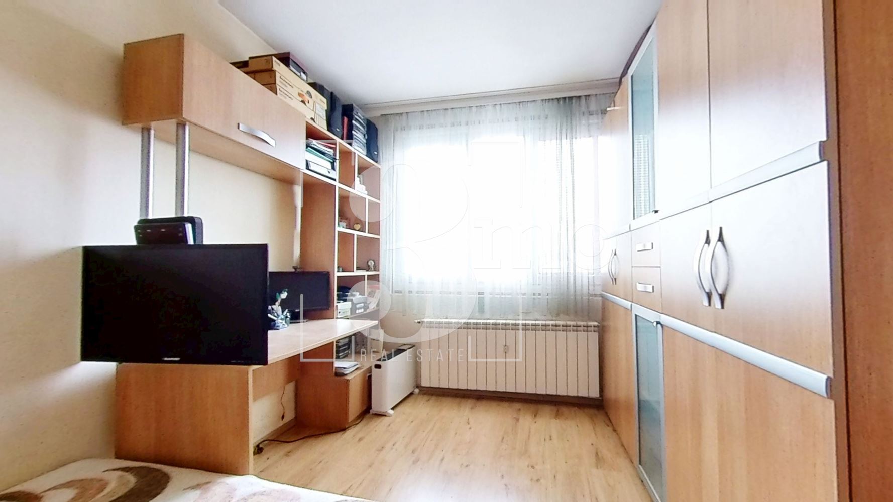 Тристаен тухлен апартамент в ж.к.Връбница 2 - 0