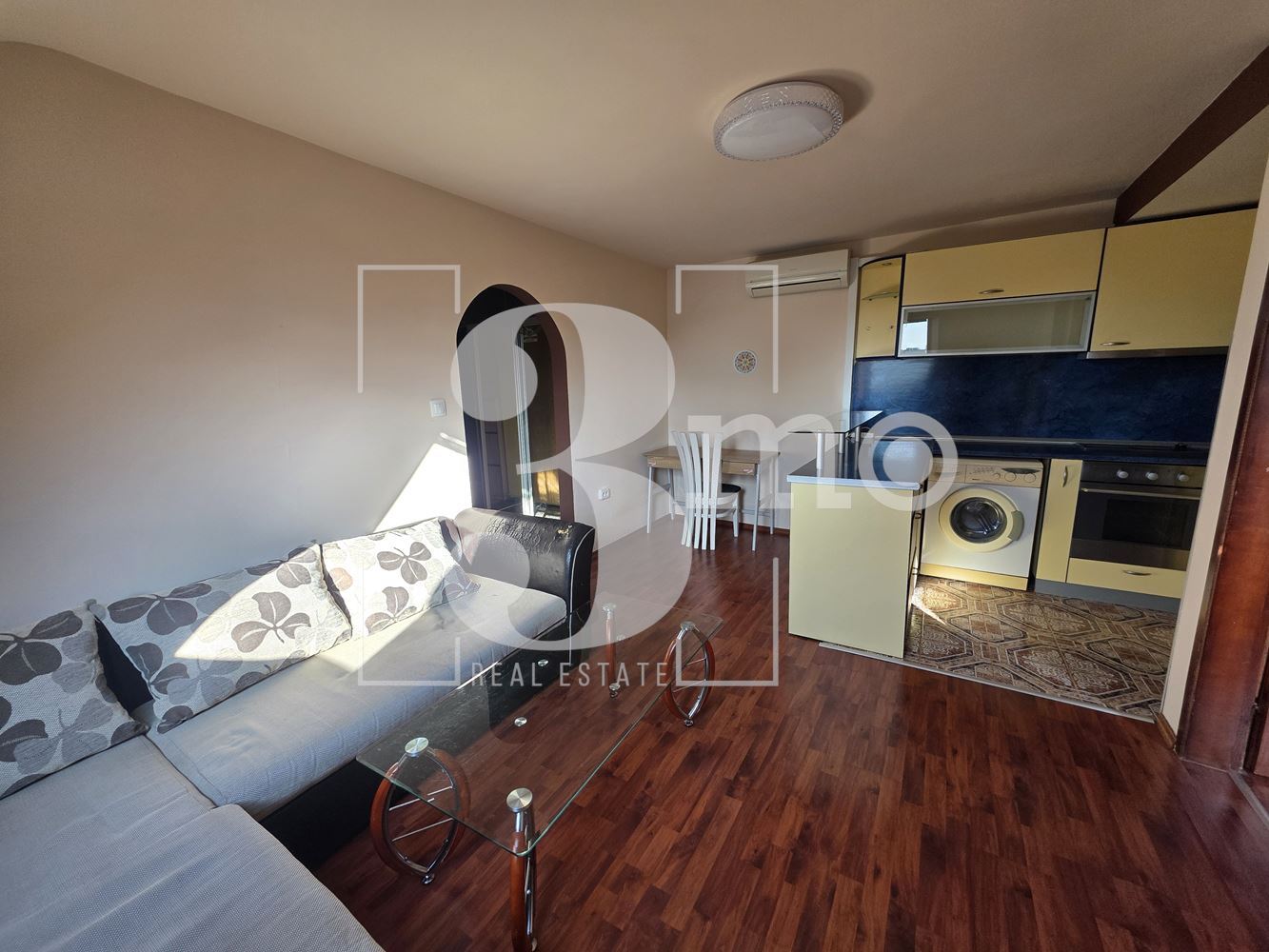 Двустаен, обзаведен апартамент до Кауфланд в ж.к.Младост 3 - 0