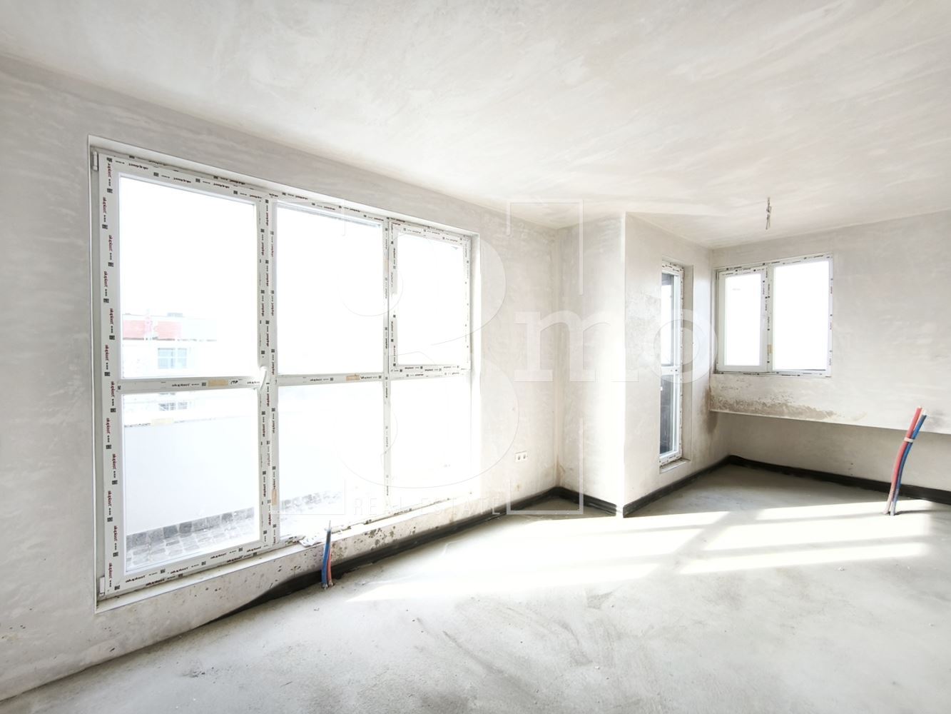 Двустаен светъл апартамент в сграда пред Aкт 16 в ж.к. Люлин, град София - 0