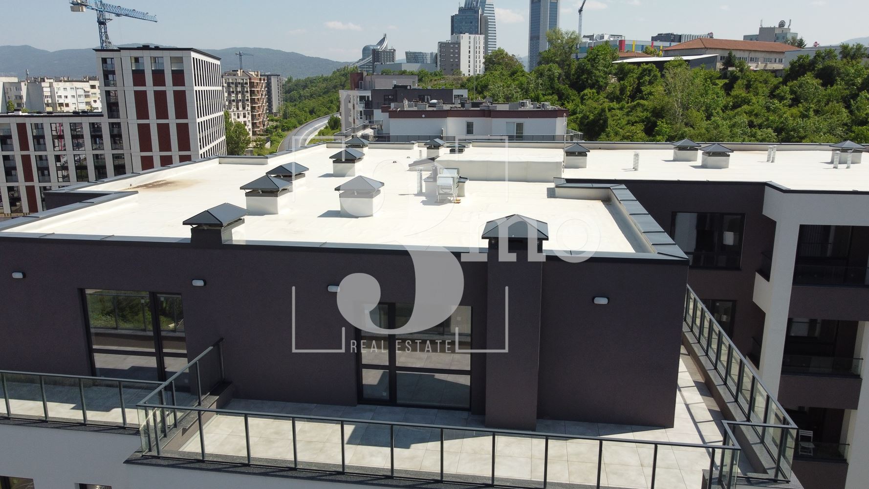 „3mo“ недвижими имоти продава двустаен апартамент, находящ се в ж.к. Дружба 2 - 0