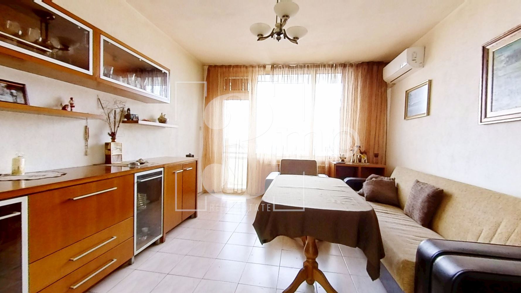 Тристаен тухлен апартамент в ж.к.Връбница 2 - 0