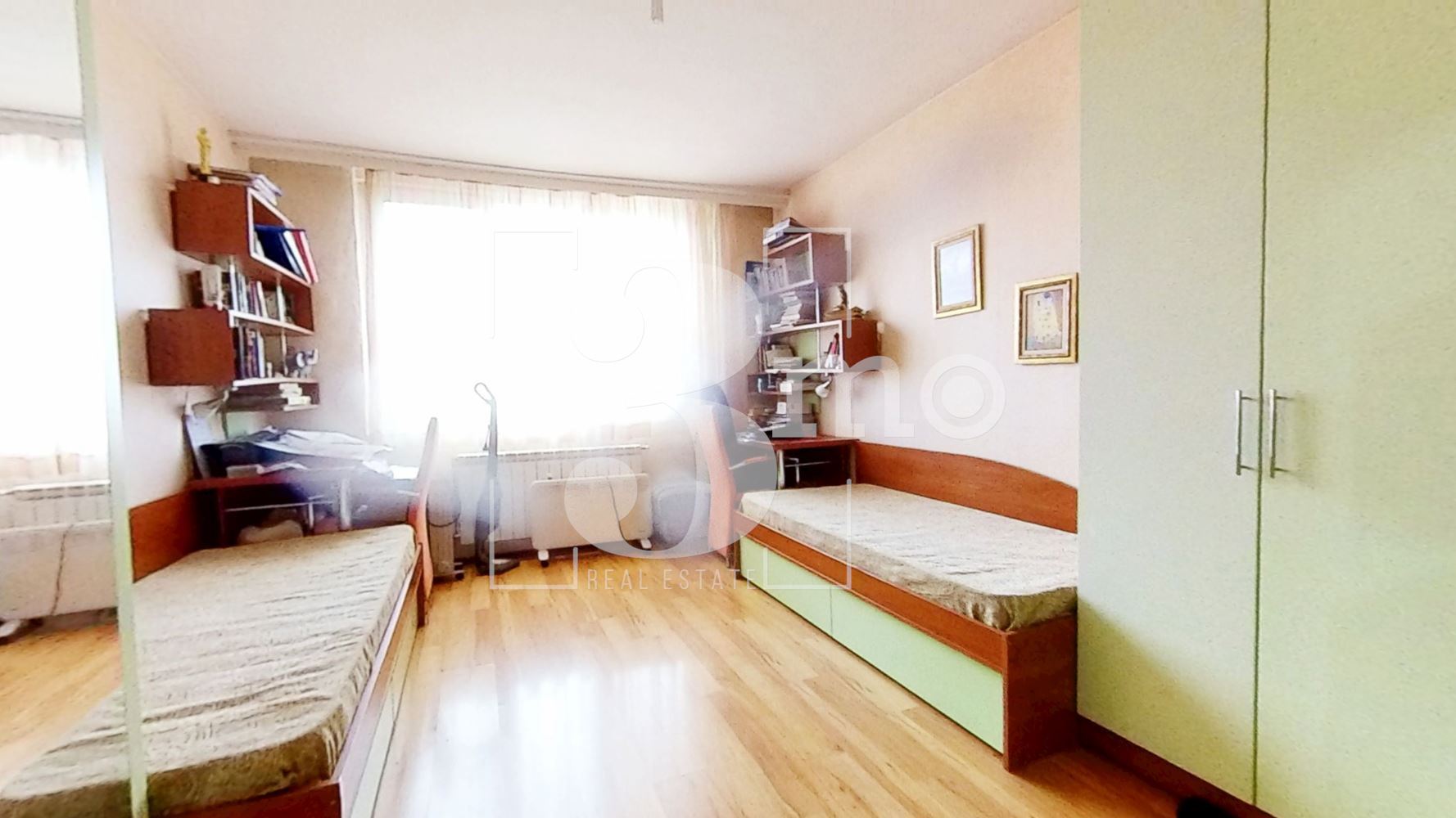 Тристаен тухлен апартамент в ж.к.Връбница 2 - 0