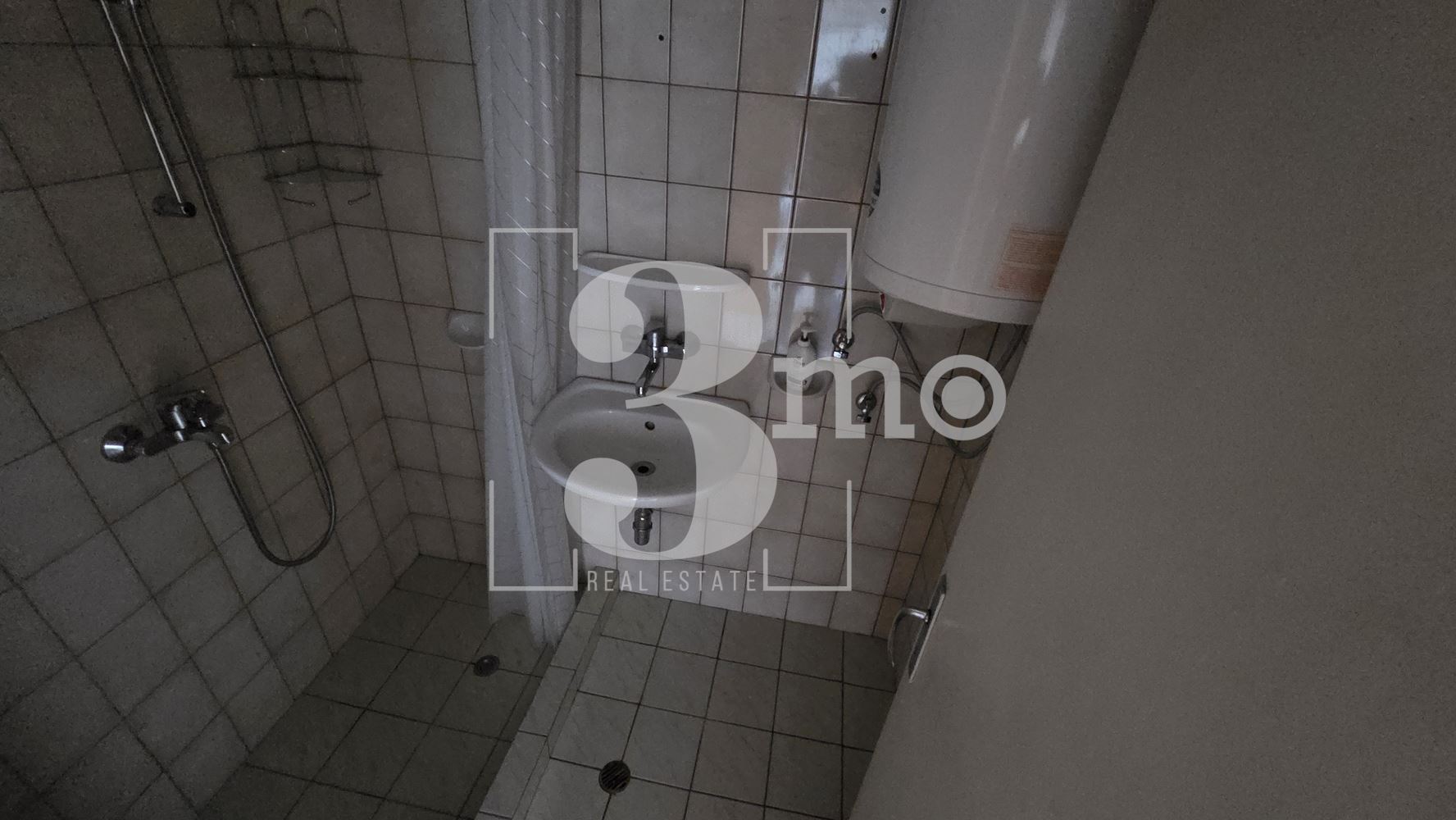 „3mo“ недвижими имоти продава тристаен апартамент в ж.к. Младост 1 - 0